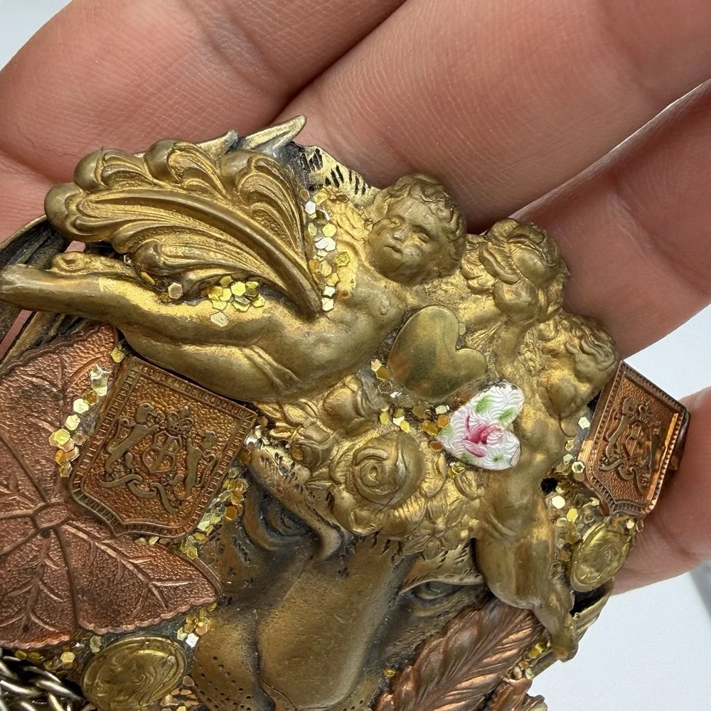 Vtg Sarah Jane Lion Head Brooch Art Nouveau Renaissance Enamel‎ Heart Upscyled